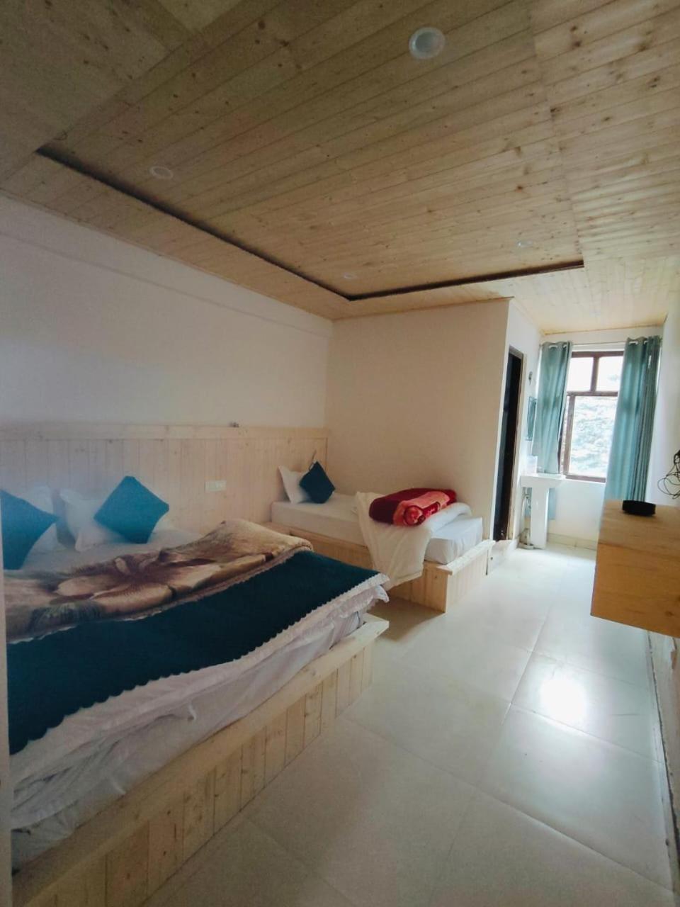 Hotel Geeta Badrinathpuri Exteriör bild